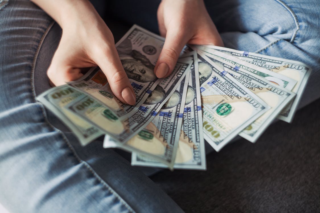 Read more about the article 10 Side Hustle Ideas to Earn Extra Cash